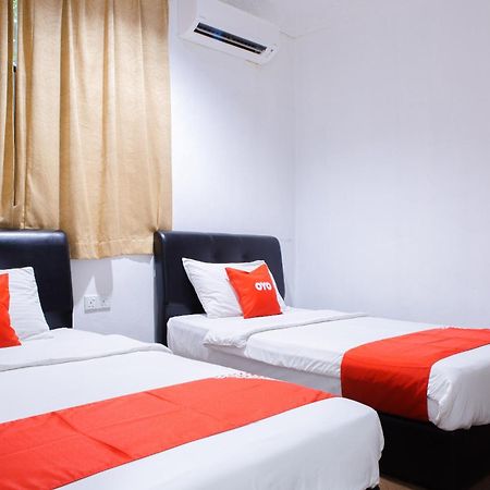 Oyo 90037 The 7 Lodge Tambunan מראה חיצוני תמונה