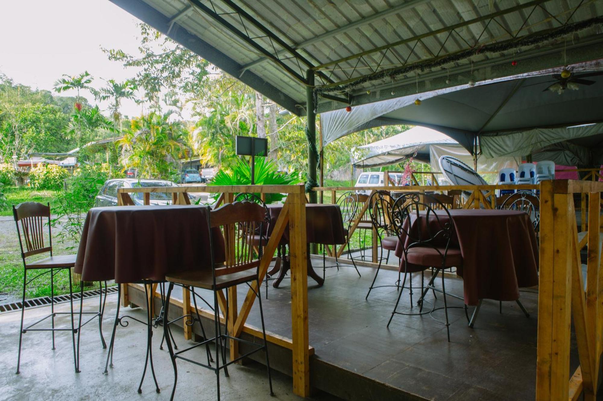 Oyo 90037 The 7 Lodge Tambunan מראה חיצוני תמונה