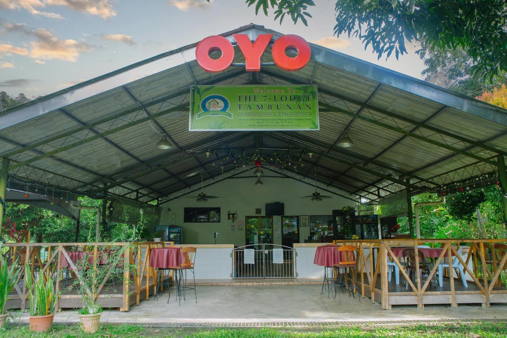 Oyo 90037 The 7 Lodge Tambunan מראה חיצוני תמונה