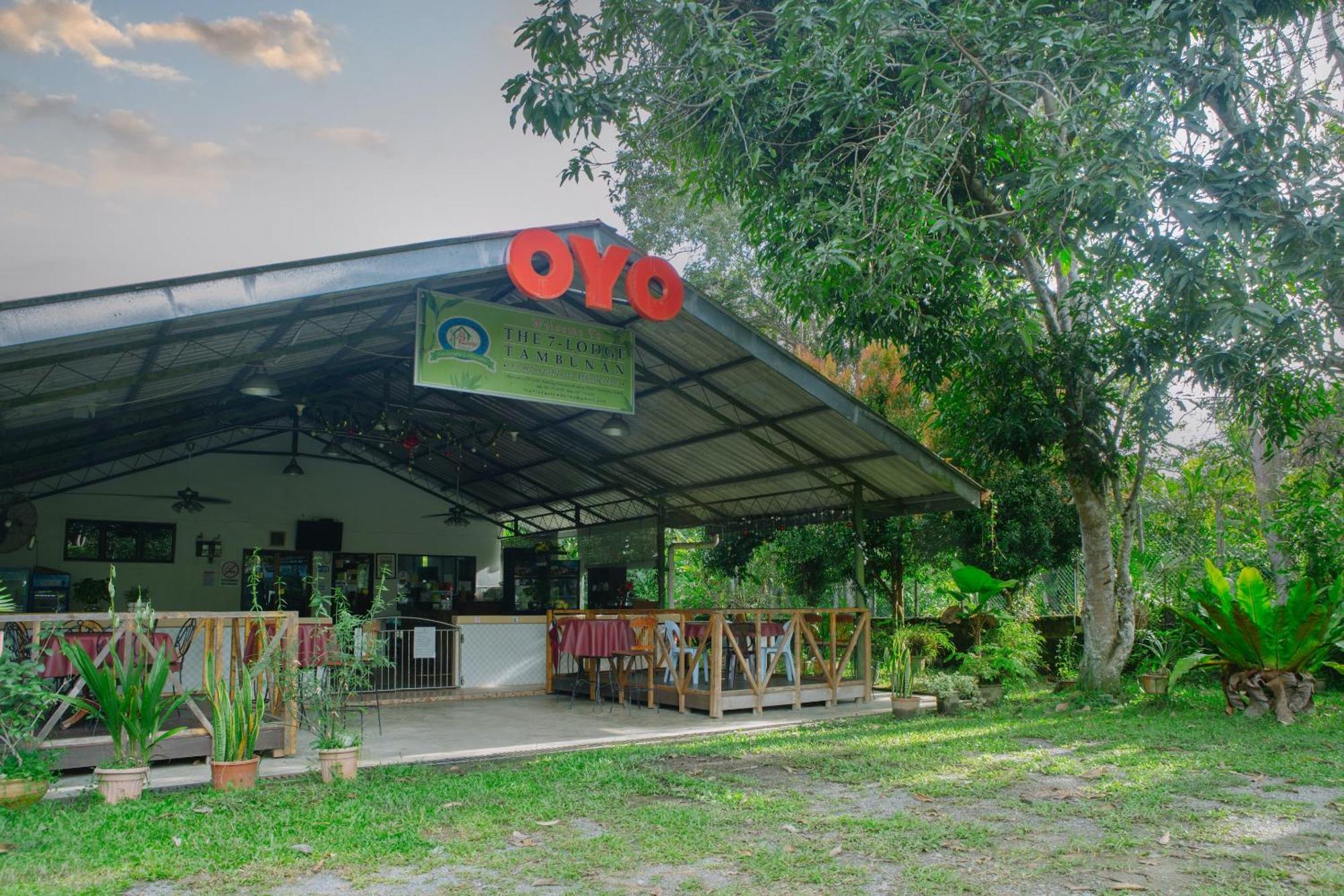 Oyo 90037 The 7 Lodge Tambunan מראה חיצוני תמונה